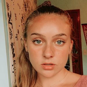 Meet your Posher, Courtney